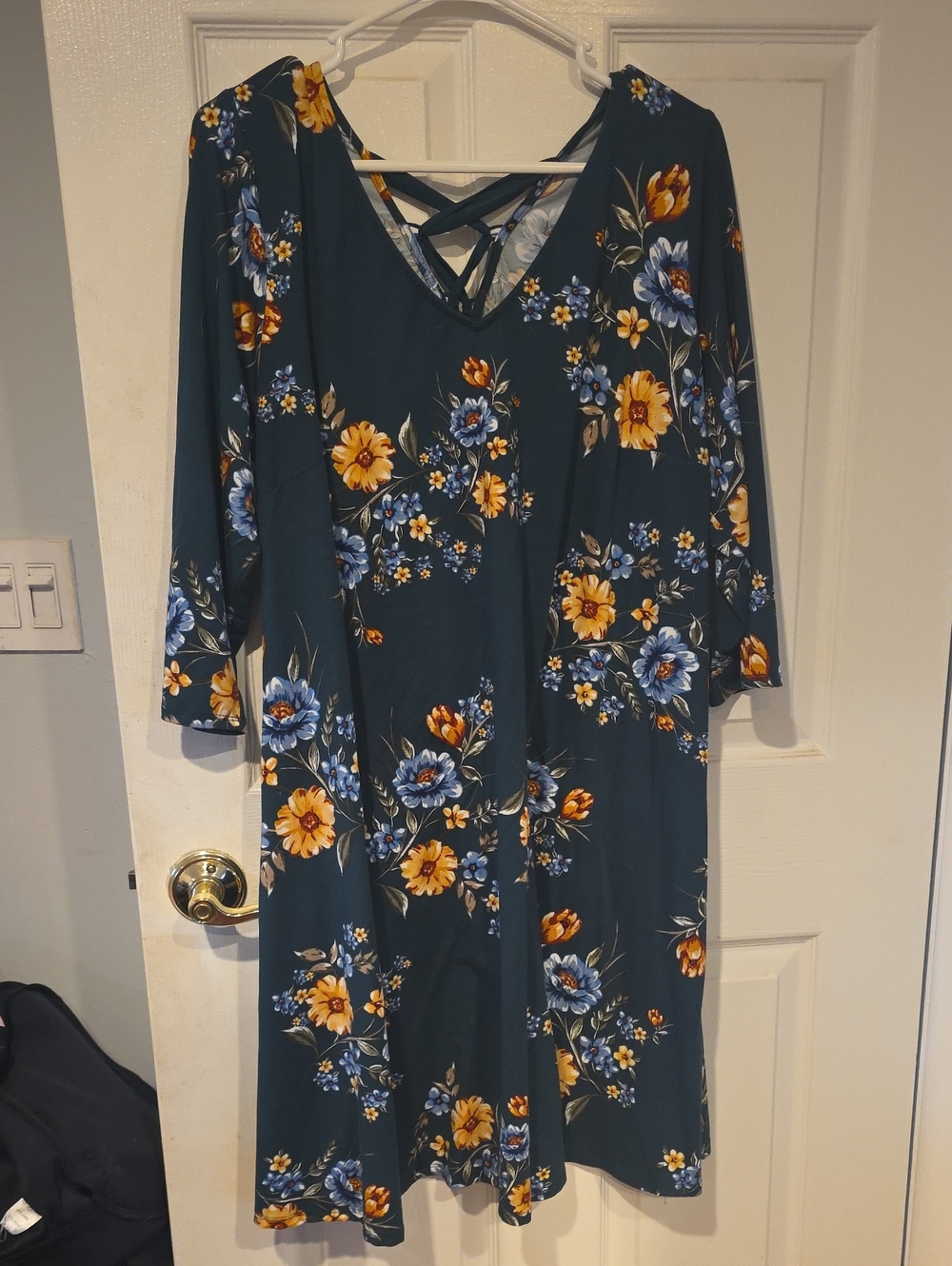 Green Floral Long Sleeve V-Neck Dress with Crisscross Back
